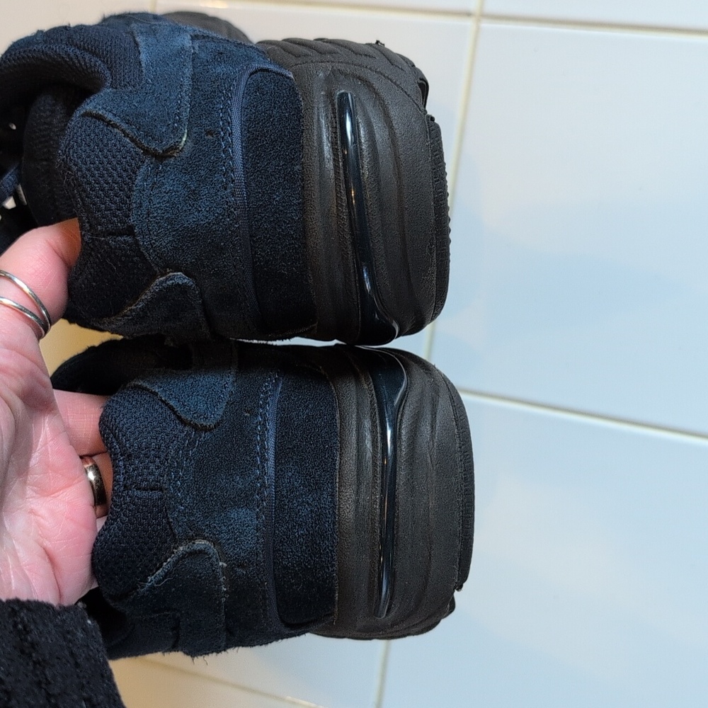 Vionic Suede Classic Walker - Picture 4 of 6
